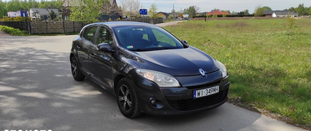 Renault Megane cena 17900 przebieg: 143000, rok produkcji 2010 z Piaseczno małe 781